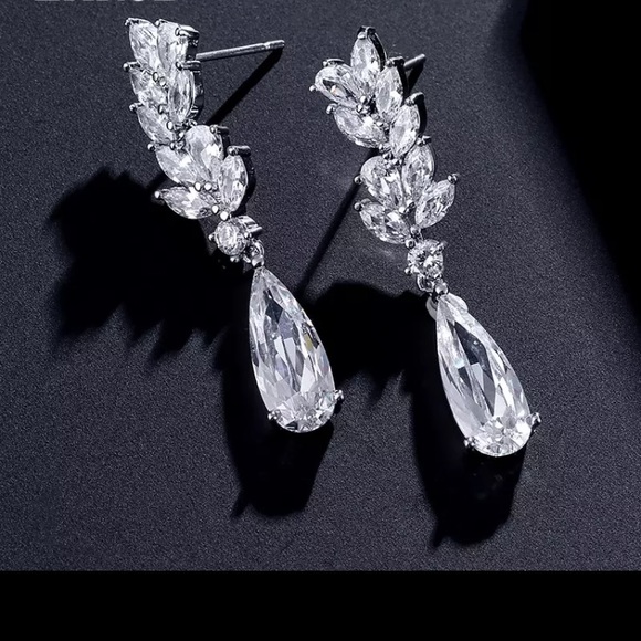 Zircon water drop crystal pendant drop earring - Picture 2 of 8